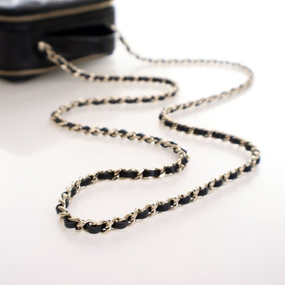 Chanel Small Black Glazed Calfskin Top Handle Vanity Case - Picture 10 of 14